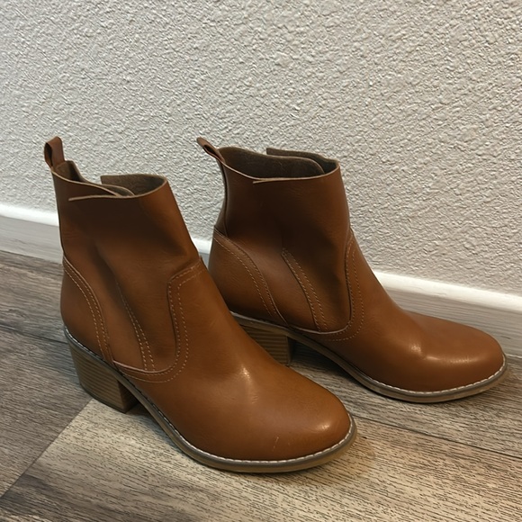 Tan ankle boots women’s size 8 Mossimo.. - Picture 4 of 4